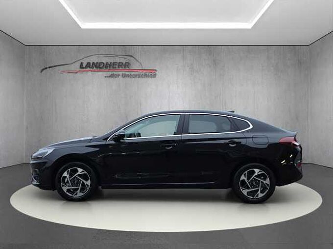 Hyundai i30 Fastback Family 5.J Garantie//Rückfahrkamera/Lenkradheizung