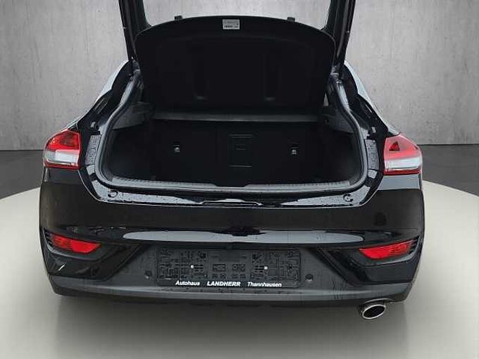 Hyundai i30 Fastback Family 5.J Garantie//Rückfahrkamera/Lenkradheizung