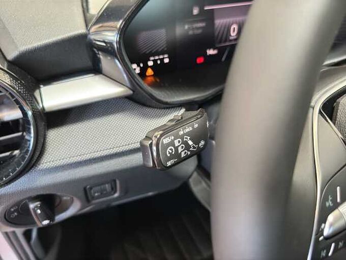 SKODA Fabia 1.0 Selection //PDC/Sitzheizung/LED 