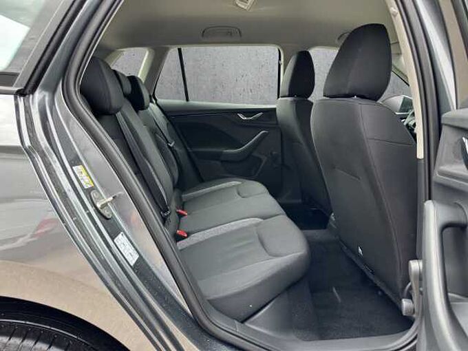 SKODA Kamiq 1.0 TSI Essence //Sitzheizung /LED/Einparkhilfe