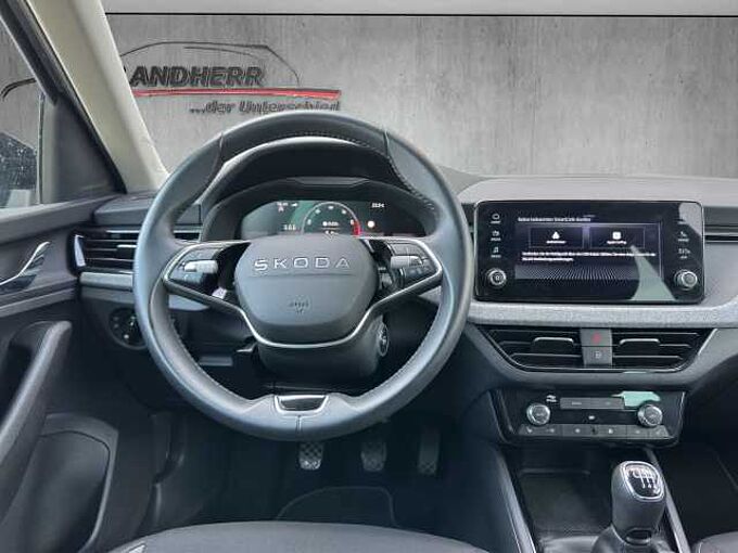 SKODA Kamiq 1.0 TSI Black Doc // LED/Sitzheizung /Kamera