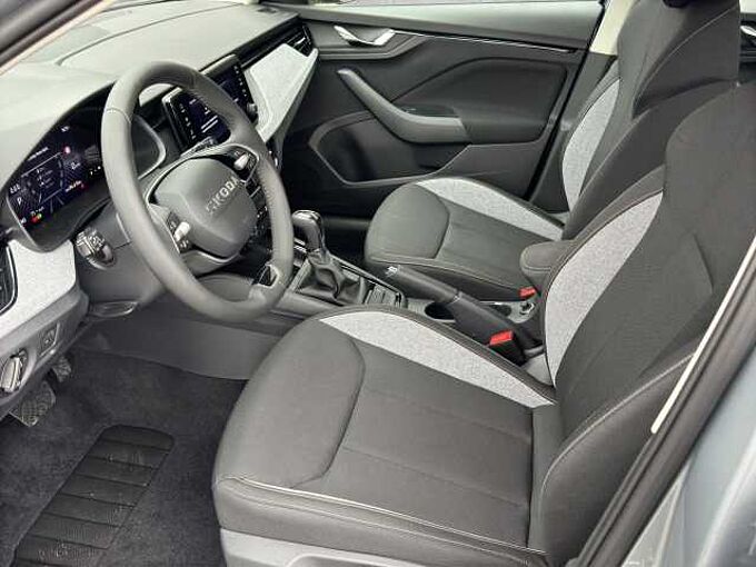 SKODA Kamiq 1.0 TSI Selection //Einparkhilfe/Sitzheizung/ LED