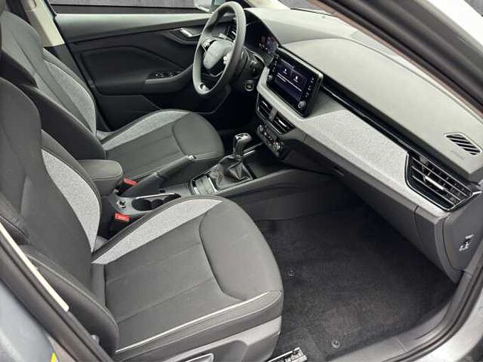 SKODA Kamiq 1.0 TSI Selection //Einparkhilfe/Sitzheizung/ LED