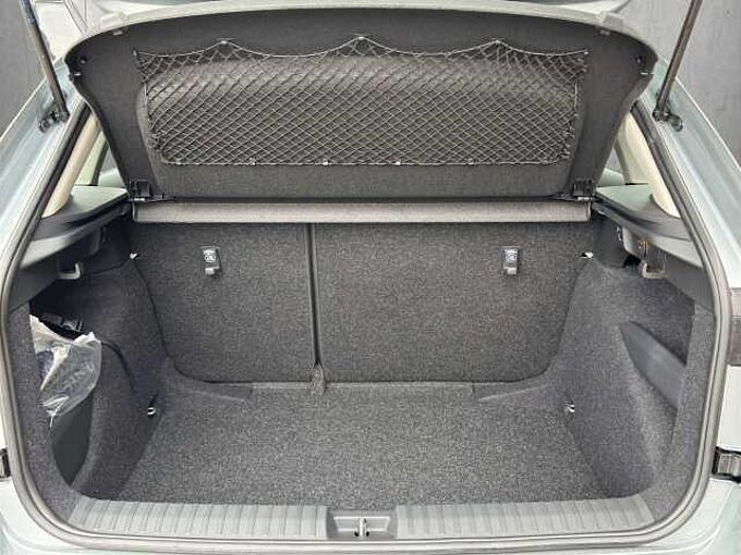 SKODA Kamiq 1.0 TSI Selection //Einparkhilfe/Sitzheizung/ LED