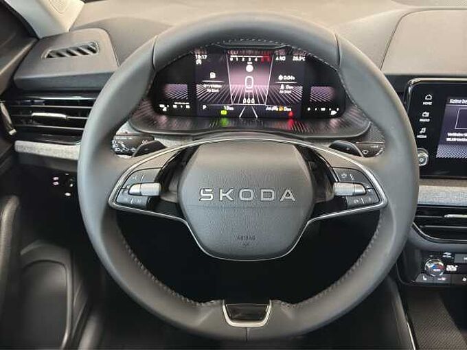SKODA Kamiq 1.0 TSI Selection //Einparkhilfe/Sitzheizung/ LED