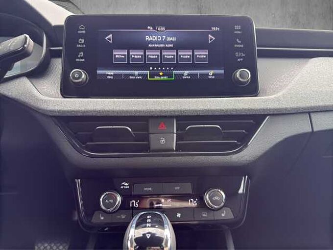 SKODA Kamiq 1.0 TSI Selection //Einparkhilfe/Sitzheizung/ LED