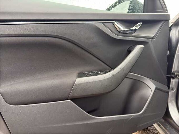 SKODA Kamiq 1.0 TSI Selection //Einparkhilfe/Sitzheizung/ LED