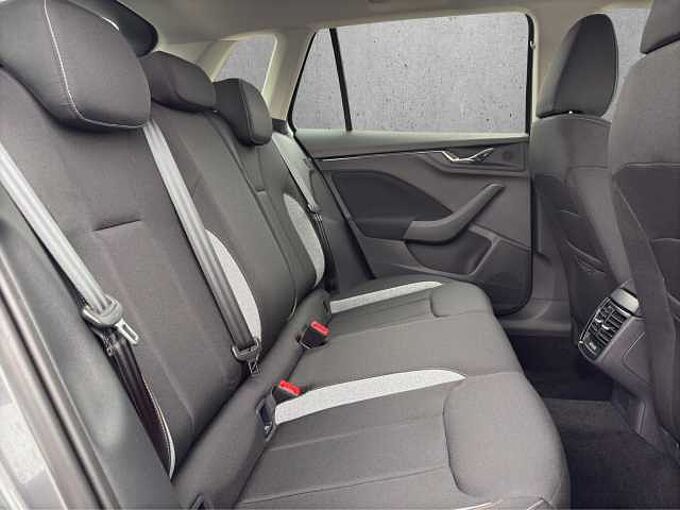 SKODA Kamiq 1.0 TSI Selection //Einparkhilfe/Sitzheizung/ LED