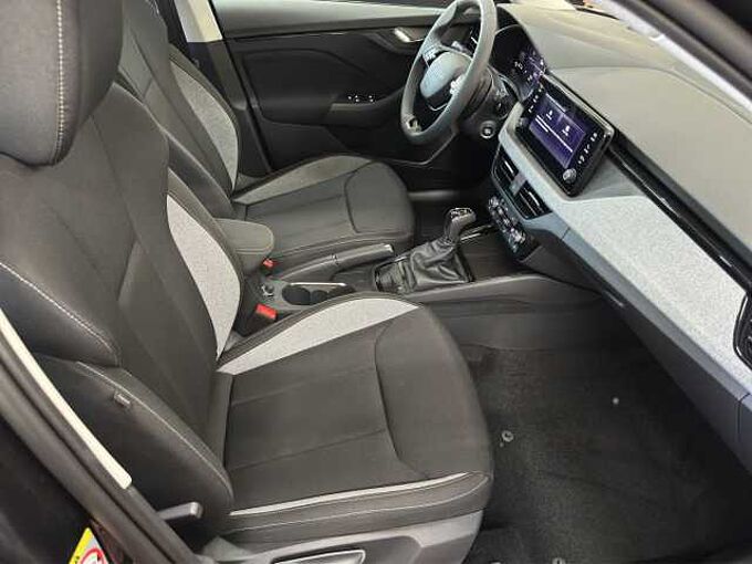 SKODA Kamiq 1.0 TSI Selection //Einparkhilfe/Sitzheizung/ LED