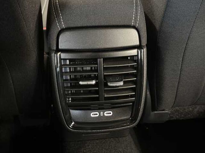 SKODA Kamiq 1.0 TSI Selection //Einparkhilfe/Sitzheizung/ LED