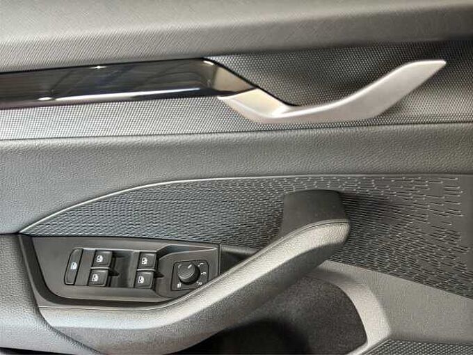 SKODA Octavia Combi  TSI Essence //LED/Einparkhilfe/Sitzheizung 