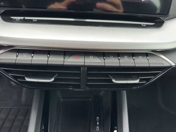 SKODA Octavia 1.5 TSI Essence //LED/Einparkhilfe/Sitzheizung