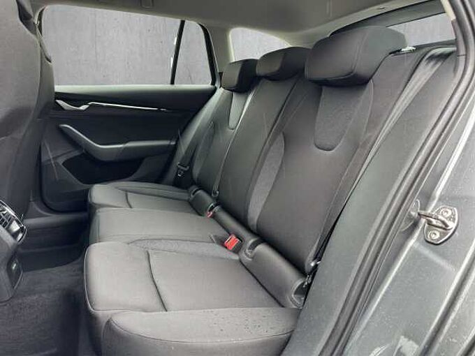 SKODA Octavia 1.5 TSI Essence //LED/Einparkhilfe/Sitzheizung