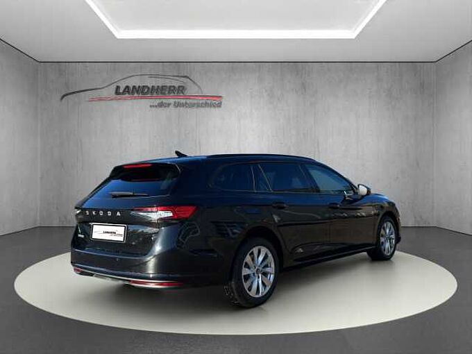SKODA Superb Combi  Essence Rückfahrkamera/Navigationssystem