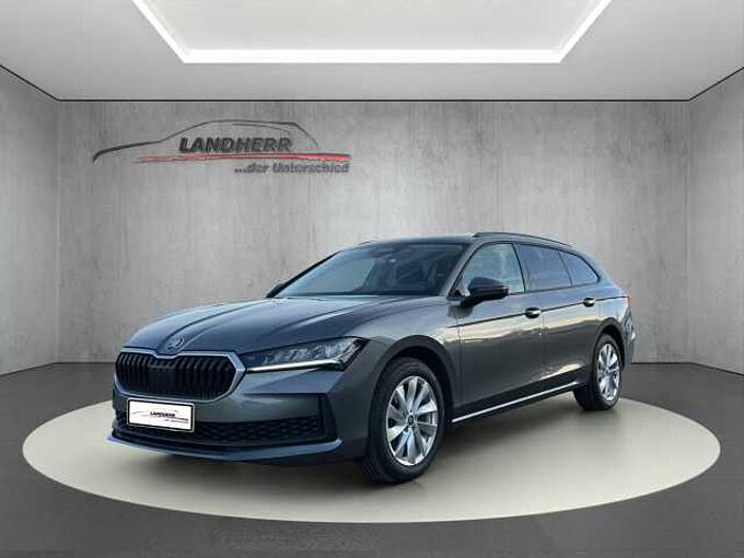 SKODA Superb Combi Essence 5. Jahre Garantie / Navi