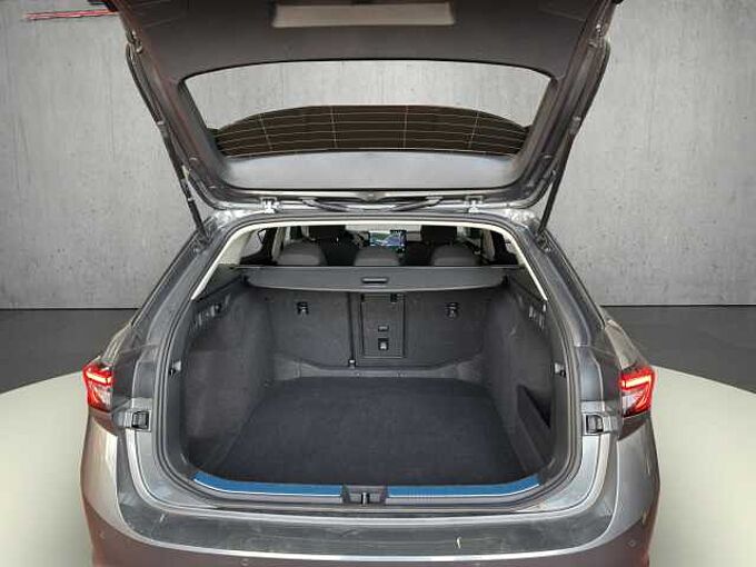 SKODA Superb Combi Essence 5. Jahre Garantie / Navi