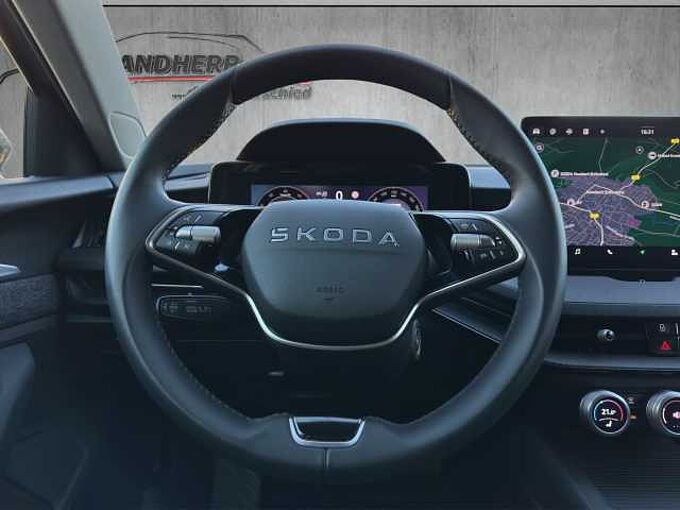 SKODA Superb Essence Rückfahrkamera/Navigationssystem