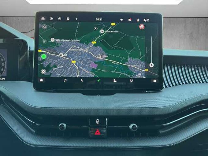 SKODA Superb Essence Rückfahrkamera/Navigationssystem