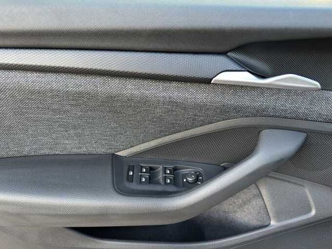 SKODA Superb Essence Rückfahrkamera/Navigationssystem