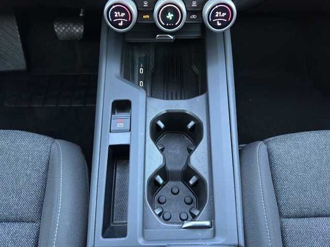 SKODA Superb Essence Rückfahrkamera/Navigationssystem