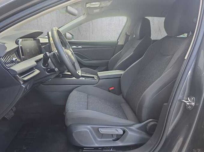 SKODA Superb Combi Essence Kamera / Navi