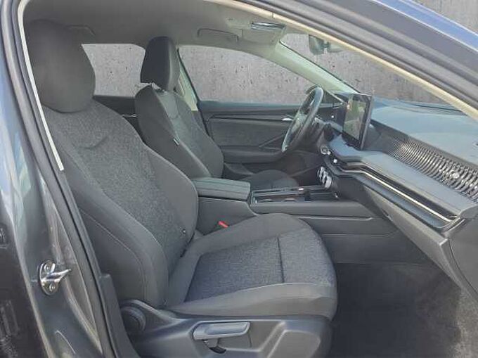 SKODA Superb Combi Essence Kamera / Navi