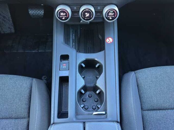 SKODA Superb Combi  Essence Rückfahrkamera/Navigationssystem