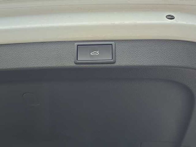 SKODA Octavia Combi Selection TDI DSG (Facelift)