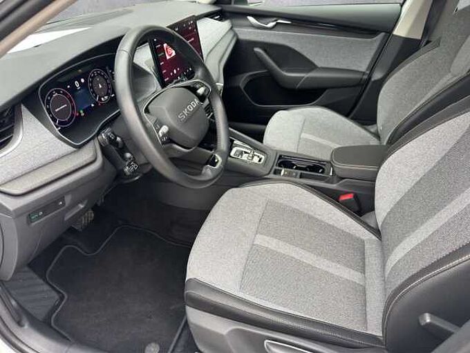 SKODA Octavia Combi  Selection 5.J Garantie/ el. Heckklappe /Teilleder/Kamera. ...