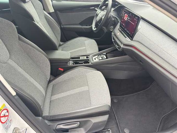 SKODA Octavia Combi  Selection 5.J Garantie/ el. Heckklappe /Teilleder/Kamera. ...