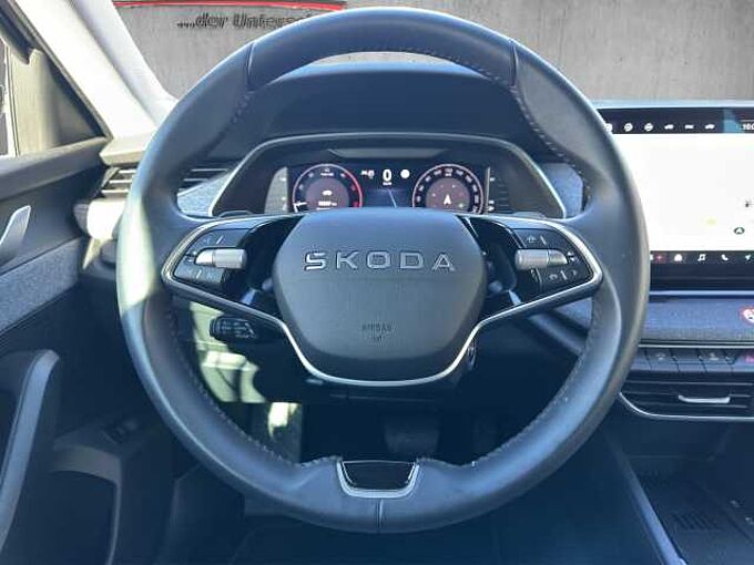SKODA Octavia Combi  Selection 5.J Garantie/ el. Heckklappe /Teilleder/Kamera....