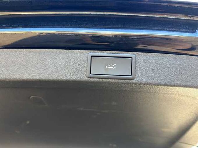 SKODA Octavia Combi  Selection 5.J Garantie/ el. Heckklappe /Teilleder/Kamera....