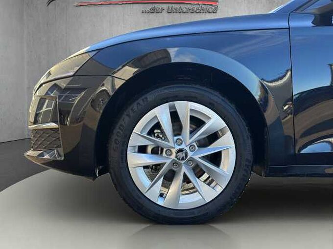 SKODA Octavia Combi  Selection 5.J Garantie/ el. Heckklappe /Teilleder/Kamera....