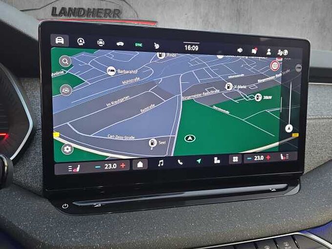 SKODA Octavia Combi Selection 5.J Garantie/ el. Heckklappe /Teilleder/Kamera....