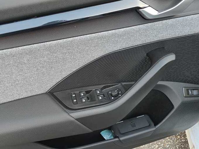 SKODA Octavia Combi Selection 5.J Garantie/ el. Heckklappe /Teilleder/Kamera....