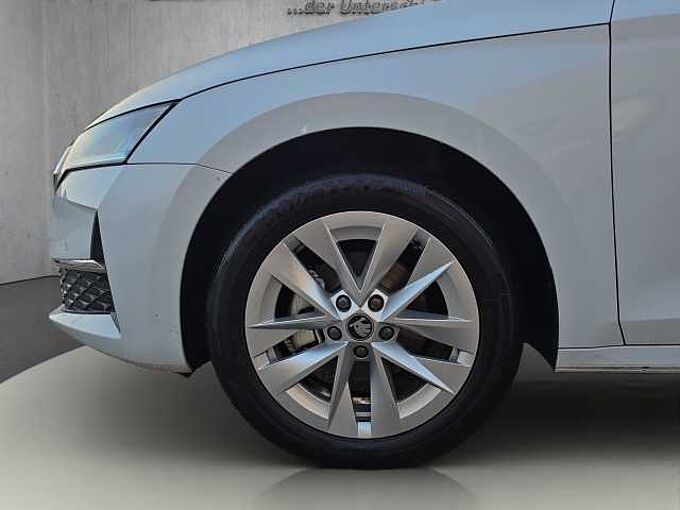 SKODA Octavia Combi Selection 5.J Garantie/ el. Heckklappe /Teilleder/Kamera....