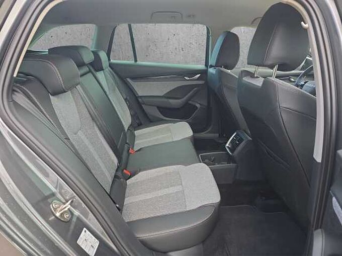 SKODA Octavia Combi Selection 5.J Garantie / Navi