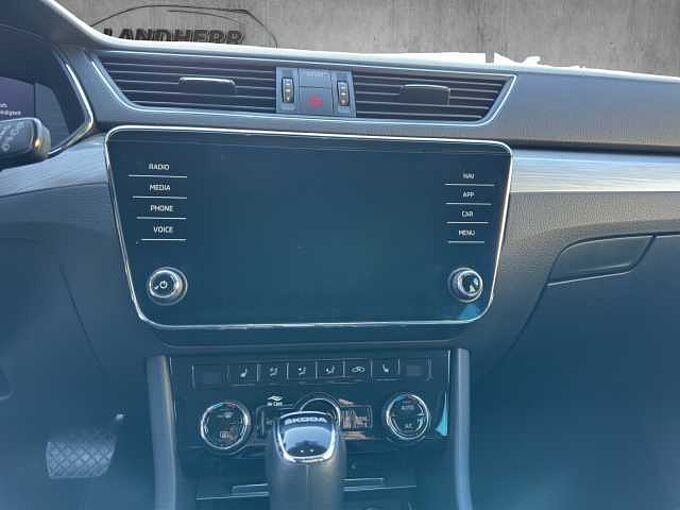 SKODA Superb 1.5 TSI Ambition //Kamera/Navi/Sitzheizung 
