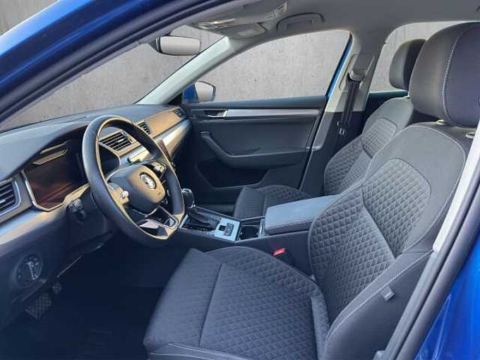 SKODA Superb 1.5 TSI Ambition //Kamera/Navi/Sitzheizung 