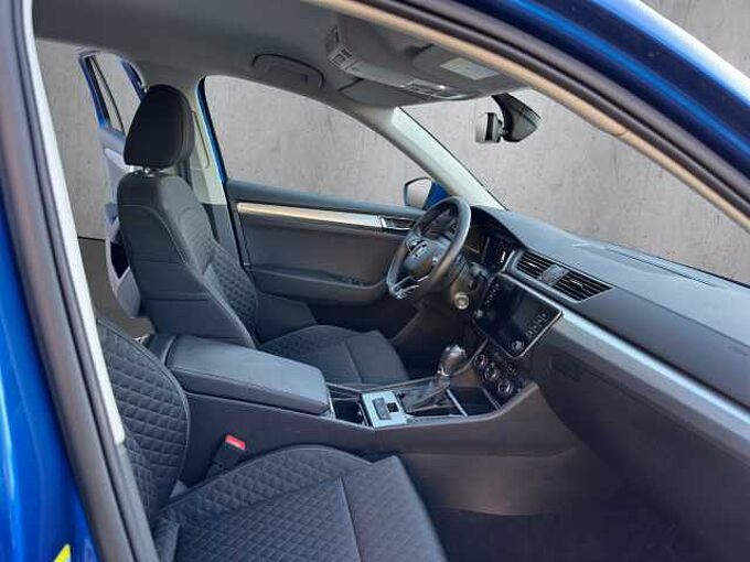 SKODA Superb 1.5 TSI Ambition //Kamera/Navi/Sitzheizung 
