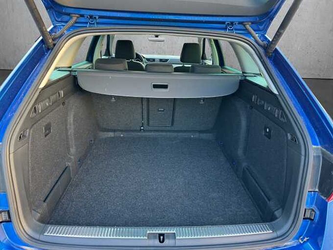 SKODA Superb 1.5 TSI Ambition //Kamera/Navi/Sitzheizung 