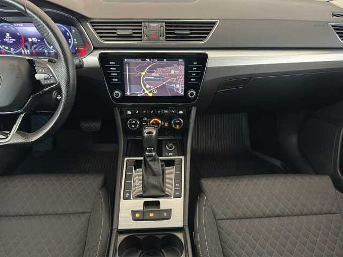 SKODA Superb 1.5 TSI Ambition //Kamera/Navi/Sitzheizung