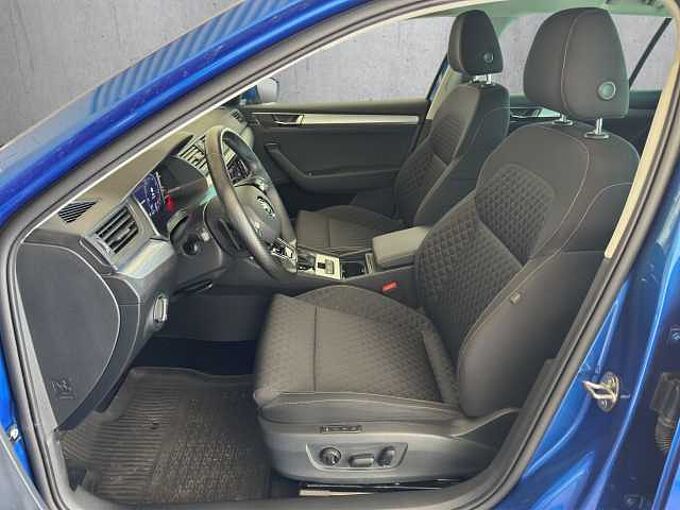 SKODA Superb 1.5 TSI Ambition //Kamera/Navi/Sitzheizung