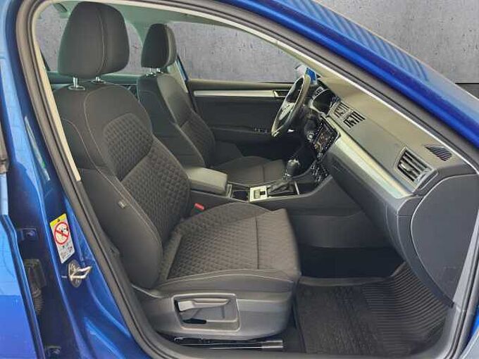 SKODA Superb 1.5 TSI Ambition //Kamera/Navi/Sitzheizung
