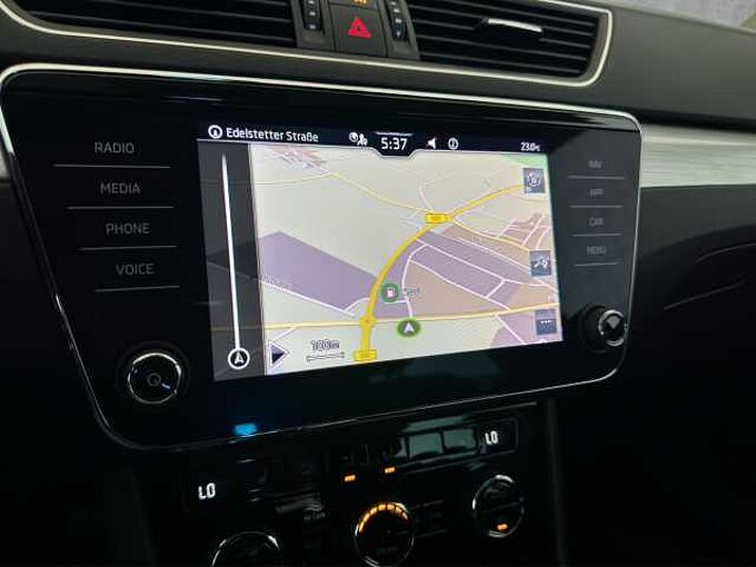 SKODA Superb 1.5 TSI Ambition //Kamera/Navi/Sitzheizung 