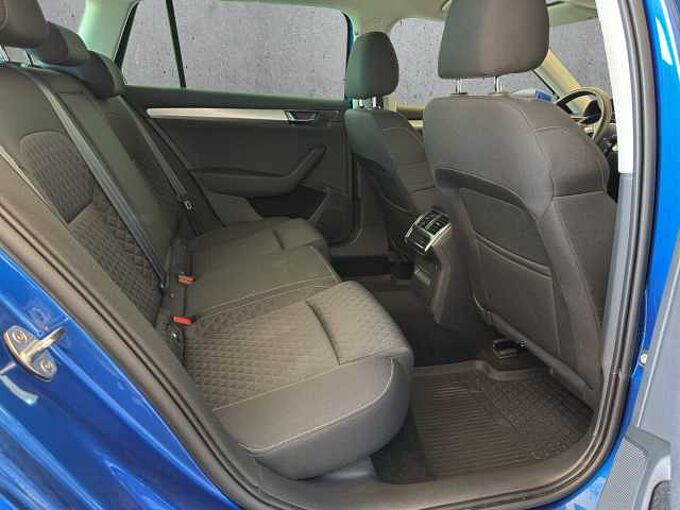 SKODA Superb 1.5 TSI Ambition //Kamera/Navi/Sitzheizung 