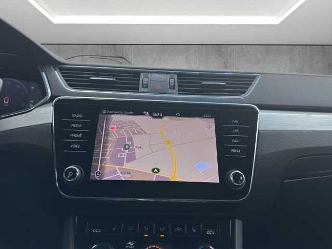 SKODA Superb 1.5 TSI Ambition //Kamera/Navi/Sitzheizung