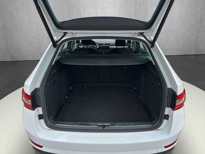 SKODA Superb 1.5 TSI Ambition //Kamera/Navi/Sitzheizung