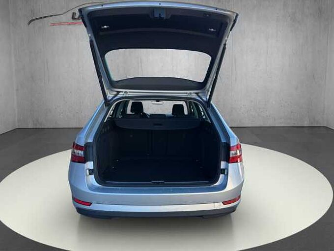 SKODA Superb 1.5 TSI Ambition //Kamera/Navi/Sitzheizung 