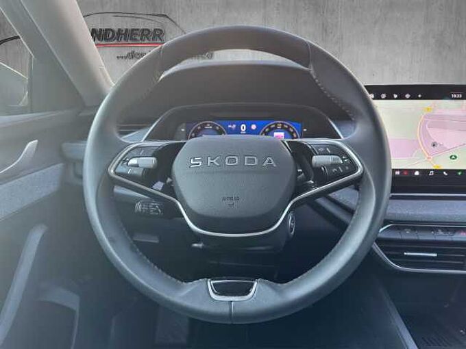 SKODA Octavia Combi 1.5 TSI Selection //5-Jahre Garantie /Navi/Sitzheizung Navi/Sitzheizung/Kamera